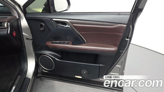 Lexus RX 2019 — photo 14