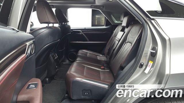Lexus RX 2019 — photo 16
