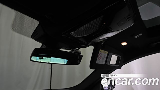 BMW 5-Series 2023 — photo 25