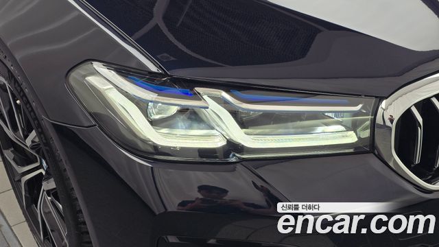 BMW 5-Series 2023 — photo 8