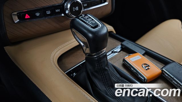 Volvo XC90 2019 — photo 12