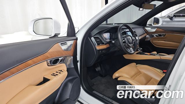 Volvo XC90 2019 — photo 13