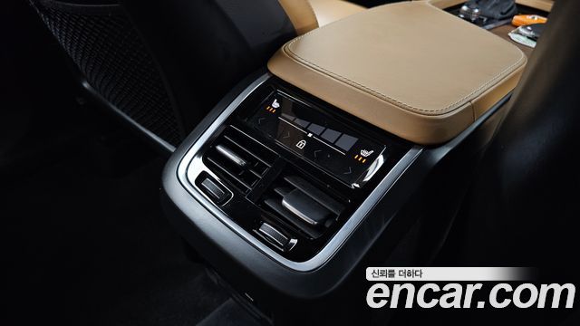 Volvo XC90 2019 — photo 25