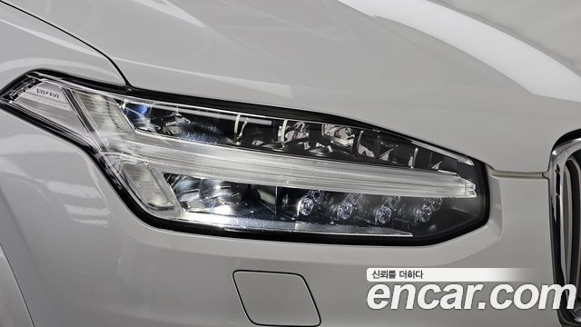 Volvo XC90 2019 — photo 8