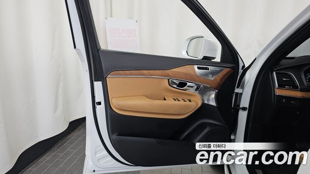 Volvo XC90 2019 — photo 14