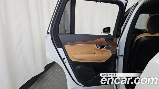 Volvo XC90 2019 — photo 15