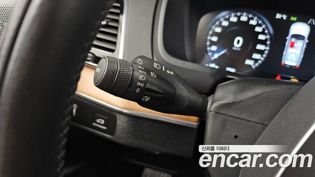 Volvo XC90 2019 — photo 37