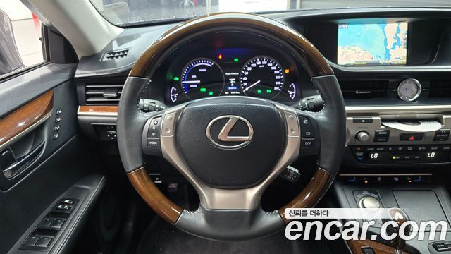 Lexus ES 2014 — photo 13