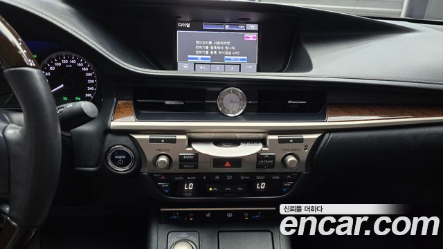 Lexus ES 2014 — photo 14