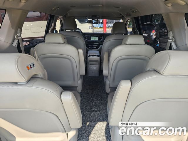 Kia Canival 2019 — photo 7