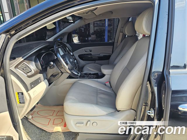 Kia Canival 2019 — photo 8