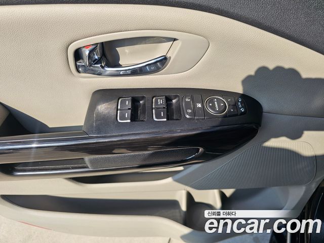 Kia Canival 2019 — photo 13