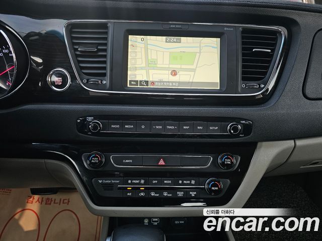 Kia Canival 2019 — photo 17
