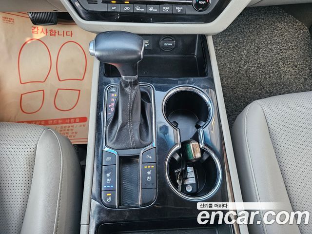 Kia Canival 2019 — photo 18