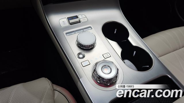 Genesis GV70 2025 — photo 12