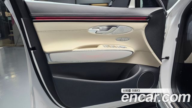 Genesis GV70 2025 — photo 14