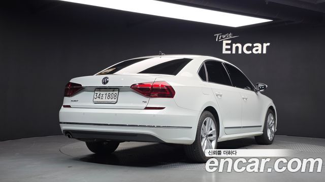 Volkswagen Passat 2018 — photo 2