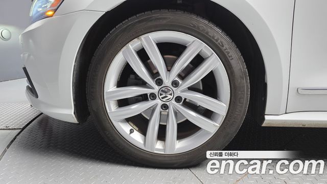 Volkswagen Passat 2018 — photo 5