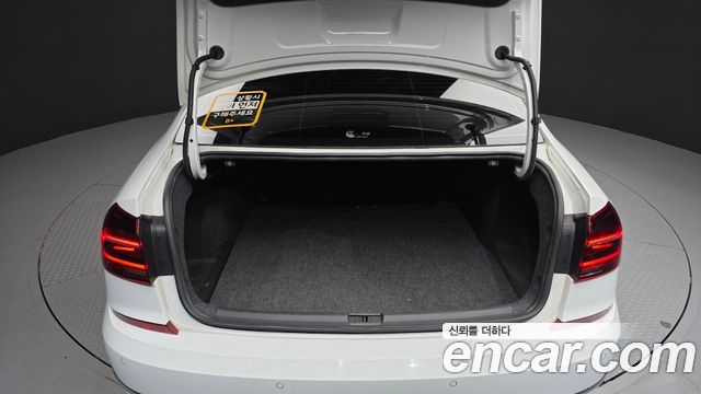 Volkswagen Passat 2018 — photo 20