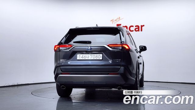Toyota RAV4 2021 — photo 4