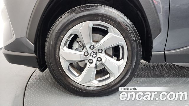 Toyota RAV4 2021 — photo 5