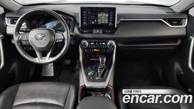 Toyota RAV4 2021 — photo 10