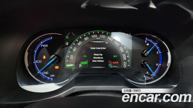 Toyota RAV4 2021 — photo 11