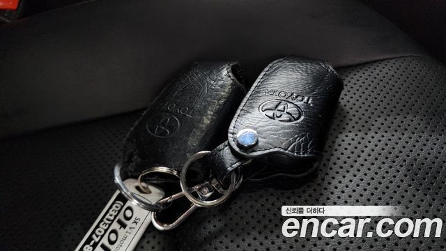 Toyota RAV4 2021 — photo 21