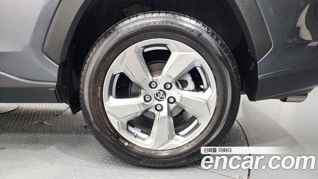 Toyota RAV4 2021 — photo 7