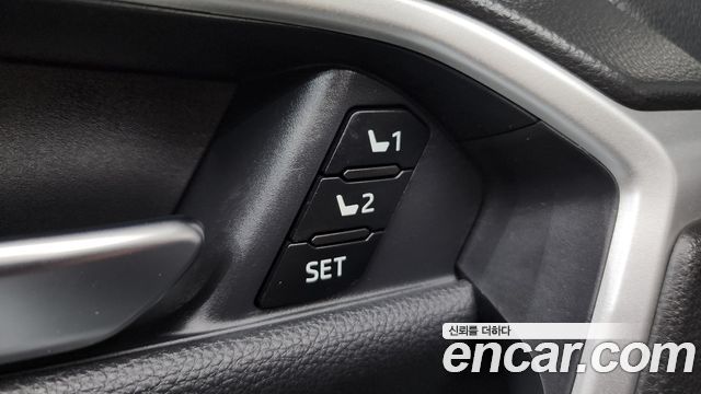 Toyota RAV4 2021 — photo 32