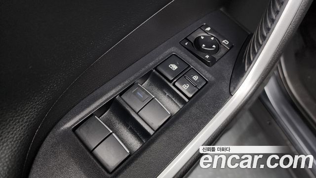Toyota RAV4 2021 — photo 35