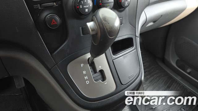 Hyundai Starex 2012 — photo 9