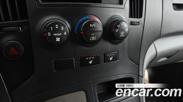 Hyundai Starex 2012 — photo 14
