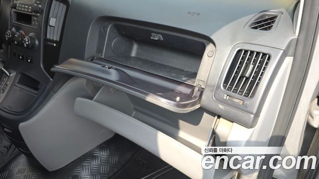 Hyundai Starex 2012 — photo 15