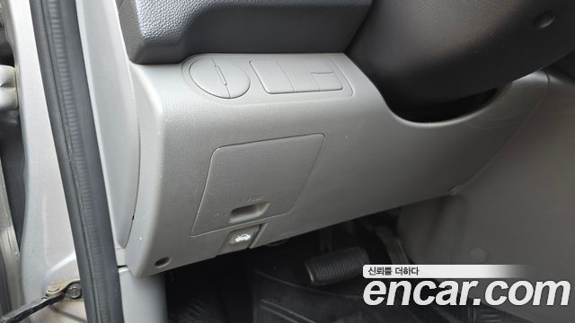 Hyundai Starex 2012 — photo 19