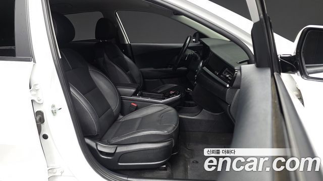 Kia Niro 2022 — photo 11
