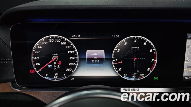 Mercedes-Benz E-Class 2019 — photo 11