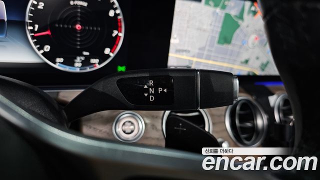 Mercedes-Benz E-Class 2019 — photo 12