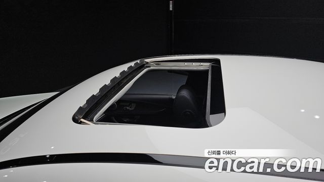 Mercedes-Benz E-Class 2019 — photo 24