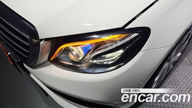 Mercedes-Benz E-Class 2019 — photo 8