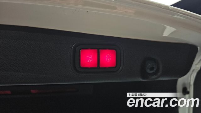 Mercedes-Benz E-Class 2019 — photo 27