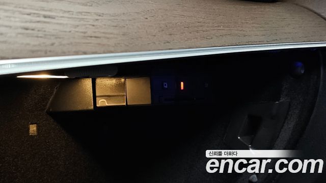 Mercedes-Benz E-Class 2019 — photo 30