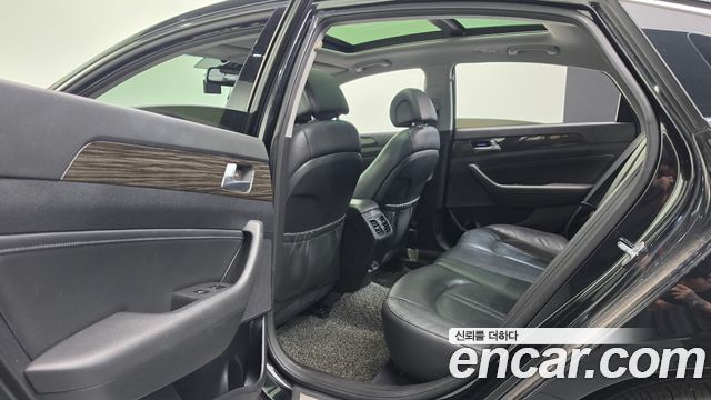 Hyundai Sonata 2015 — photo 17