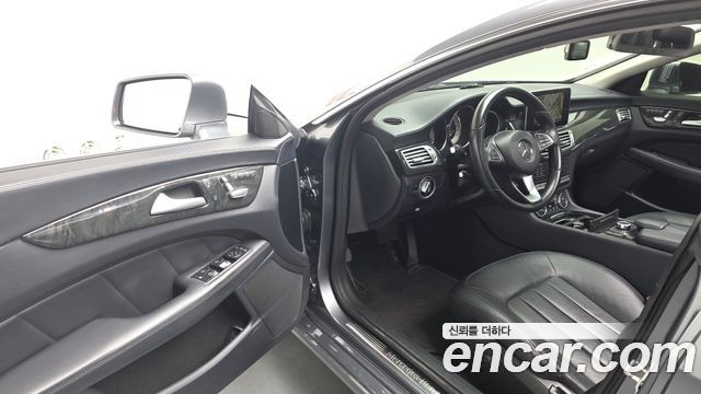 Mercedes-Benz CLS-Class 2016 — photo 10