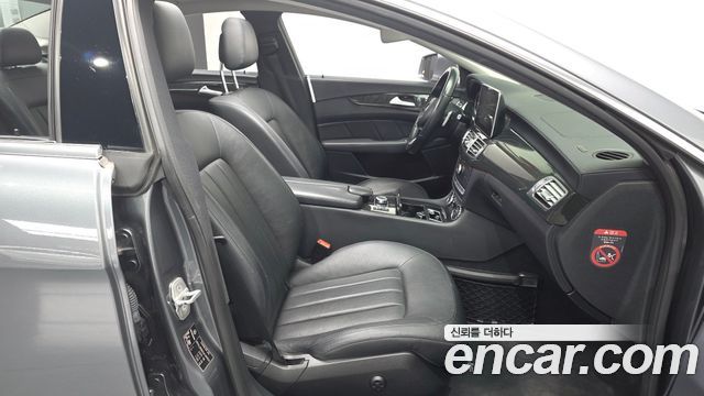 Mercedes-Benz CLS-Class 2016 — photo 11