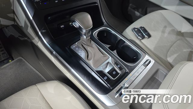 Kia Canival 2021 — photo 12
