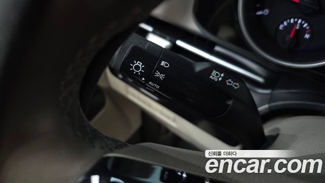 Kia Canival 2021 — photo 24