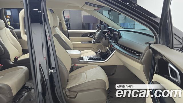 Kia Canival 2021 — photo 16