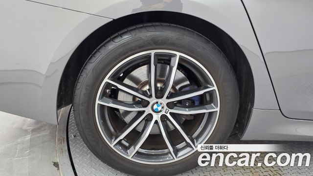 BMW 5-Series 2022 — photo 5