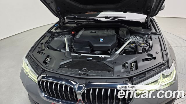 BMW 5-Series 2022 — photo 6